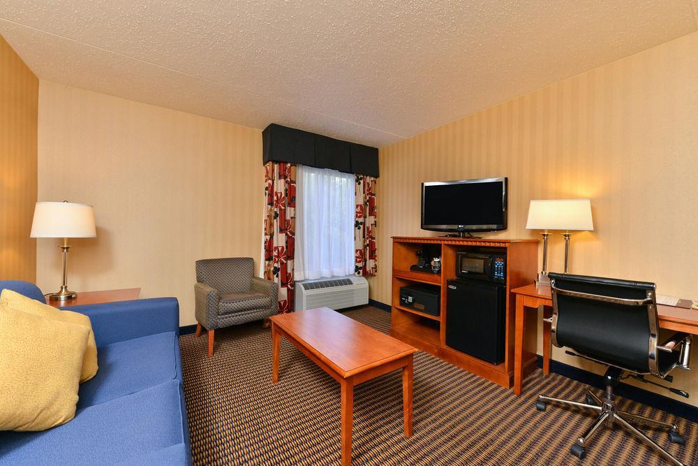 Comfort Inn & Suites Alexandria West Exterior foto
